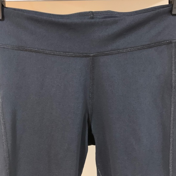 UNDER ARMOUR Crop Black Leggings - Picture 3 of 8